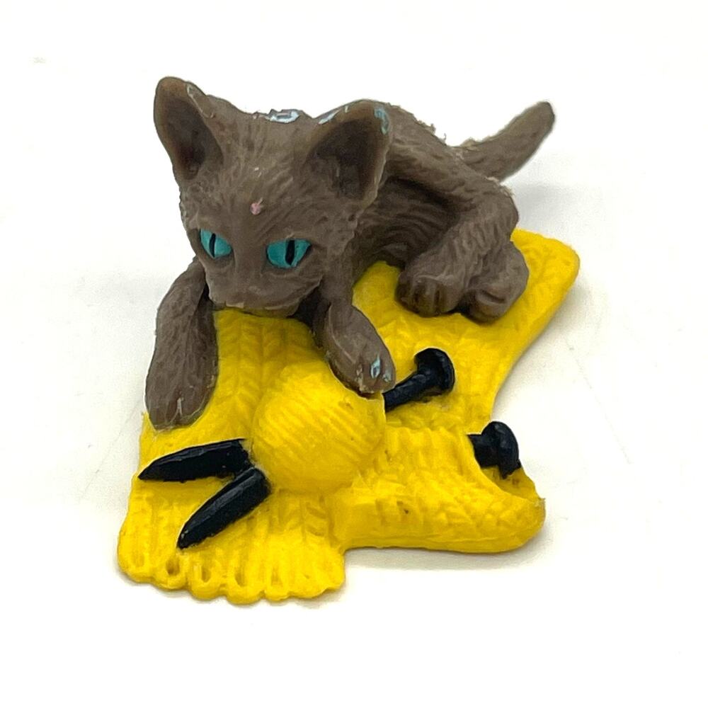 Vintage 1994 Kitty in my Pocket Figure by M.E.G. Inc Kitten with Yarn